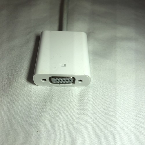 Apple Genuine A1368 VGA Adapter for iPad, iPhone, iPod Touch Good Used Condition - 第 2/5 張圖片
