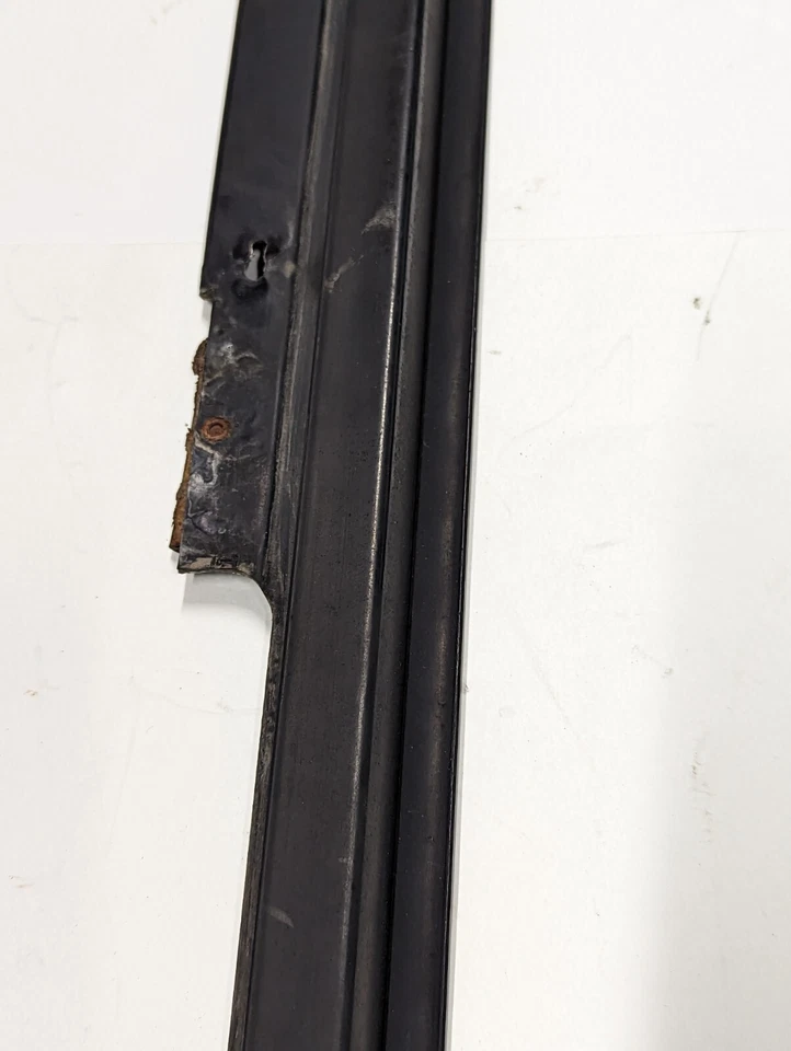 Dodge Shadow Plymouth Sundance puerta embellecedor sello barrido 5303033 Foto 4 de 4