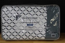 Berkshire Life Reversible Down Alternative Blanket-Green/White-Queen-15090117