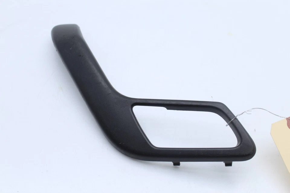 10-18 MERCEDES-BENZ SPRINTER 2500 FRONT RIGHT PASSENGER DOOR HANDLE SHELL Q0832 - Image 3 of 4