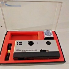 Kodak pocket INSTAMATIC 200 Camera  con flash magicube Sylvania