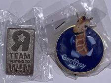 NEW LOT OF 2 Toys R Us GEOFFREY 2002 EMPLOYEE & TEAM PLAYING TO WIN LAPEL PINS