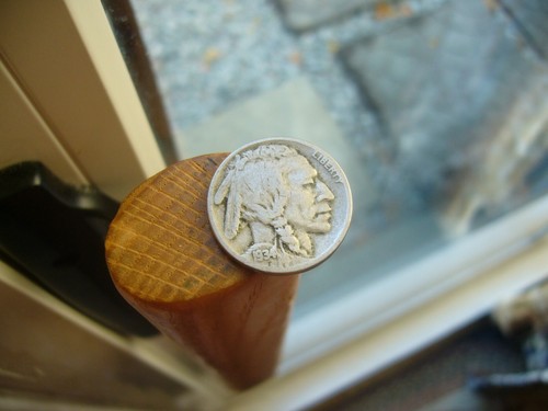 1934 Buffalo Nickel 5 cent Coin - Picture 1 of 2