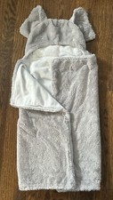 Pottery Barn Kids hooded baby towel Elephant Gray Grey Fluffy Soft Nice