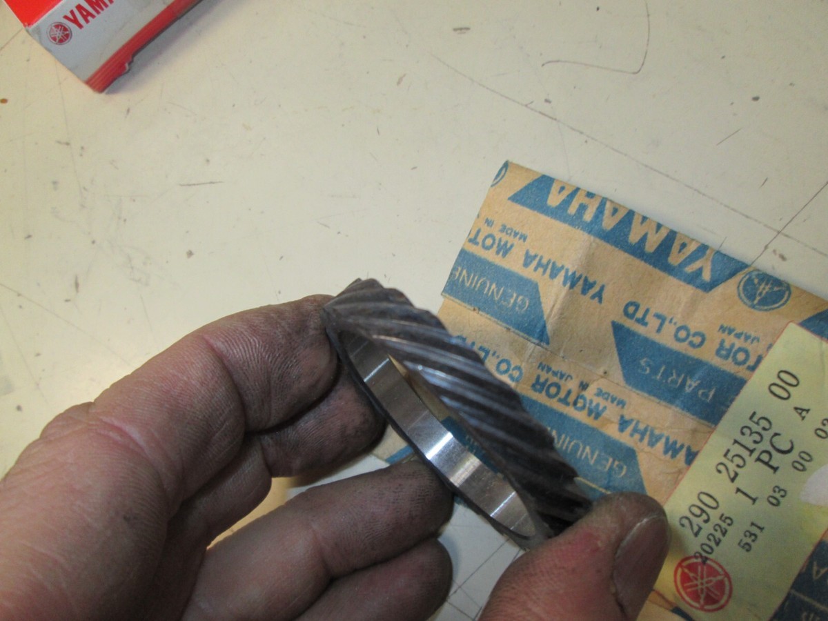 YAMAHA OEM SPEEDOMETER DRIVE GEAR / 1972 JT2MX JT2 | eBay