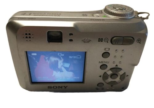 Fotocamera digitale vintage Sony Cyber-Shot DSC-S60 4,1 megapixel con custodia TESTATA/FUNZIONANTE - Foto 10 di 16