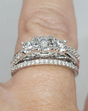 Beautiful 10K White Gold 5/8cttw Diamond Wedding Ring Set