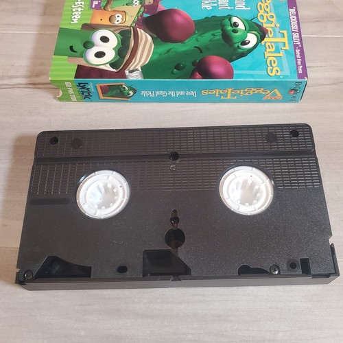 VeggieTales Dave Giant Pickle VHS Video Tape Self-Esteem Tested Plays Well VCR - Picture 17 of 17