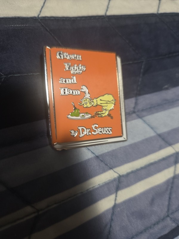 Dr Seuss Enamel Pin - Green Eggs And Ham - Mystery Pin Set