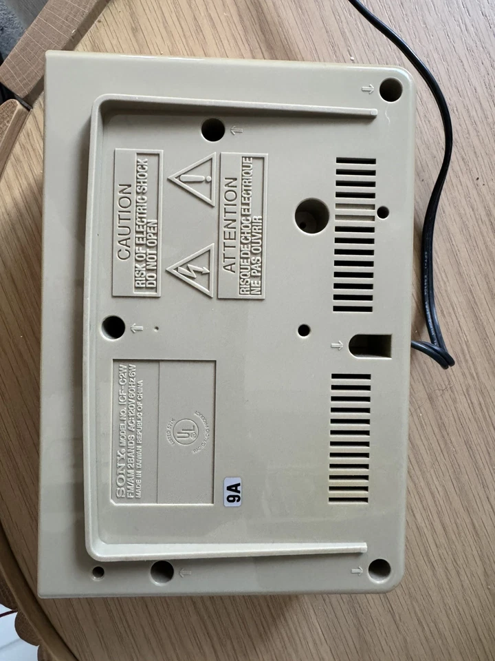 Vintage Sony Dream Machine ICF-C2W AM/FM Alarm Clock Radio Tan Tested/Works - Image 2 of 4