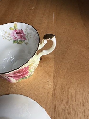 Royal Albert Bone China England Teacup & Saucer with Floral Print on Lt Green - Picture 14 of 15