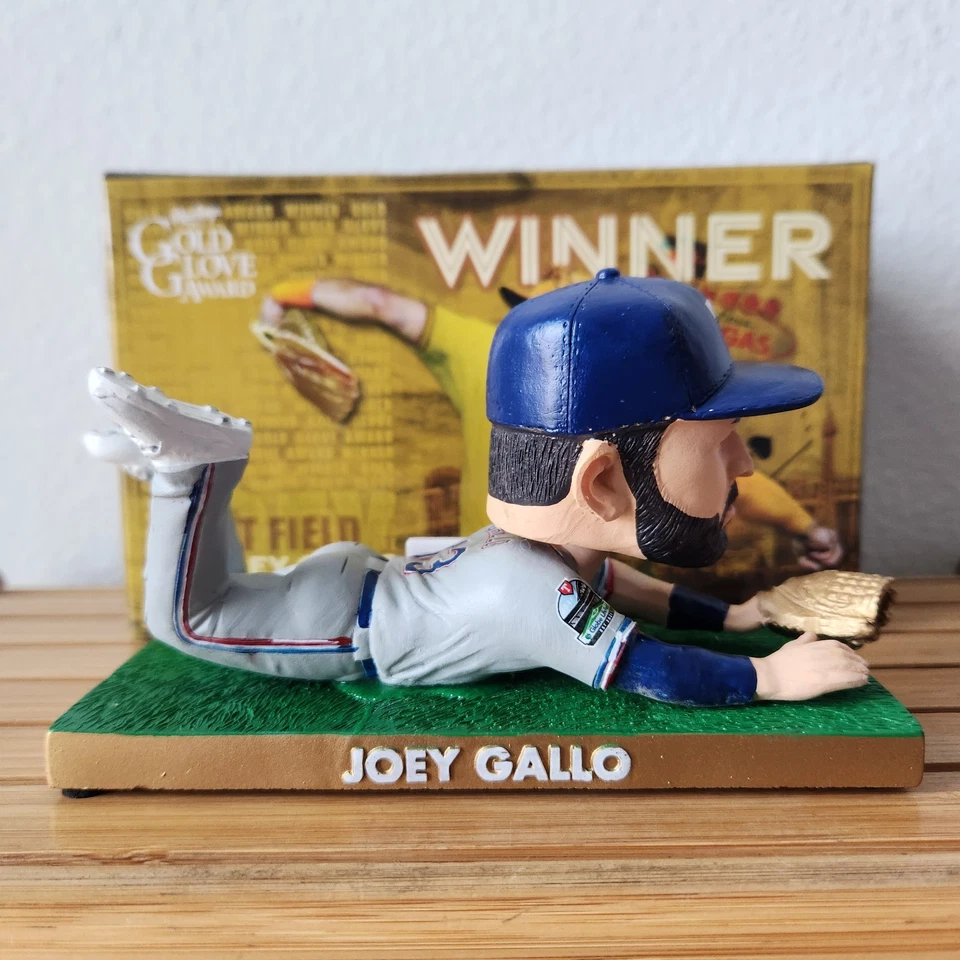 Guante de Oro Joey Gallo Rawlings Premio Bobblehead 2020 Texas Rangers Right Field Foto 3 de 4