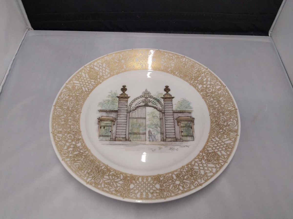 ROYAL COPENHAGEN PORTRAITS OF OLD COPENHAGEN Decorative plate from 