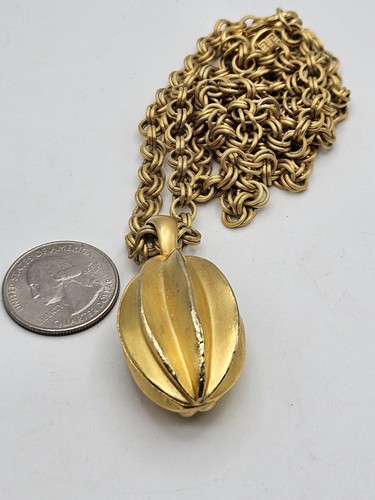 Vintage Givenchy Long Gold Tone Chain Link Necklace Pendant - Picture 3 of 15