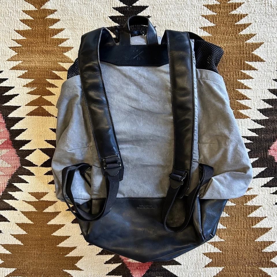 Mochila enrollable Christopher Raeburn Aruck de cuero y algodón Foto 2 de 4