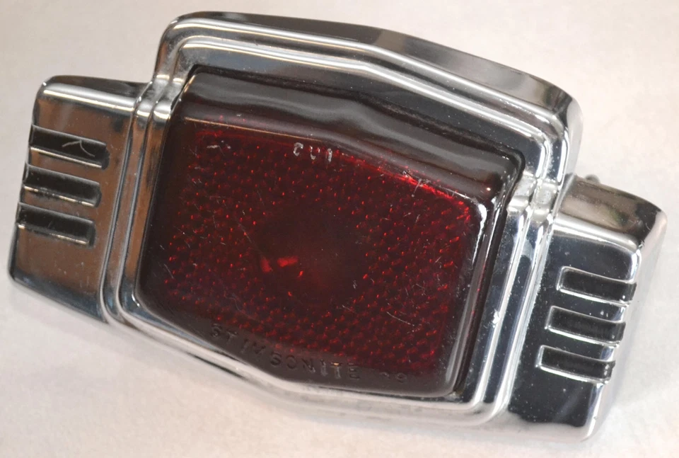 1941-1947 Pontiac Right Taillight Lamp Lens, Bezel, Socket & Bulb 1942 1946 - Image 2 of 4