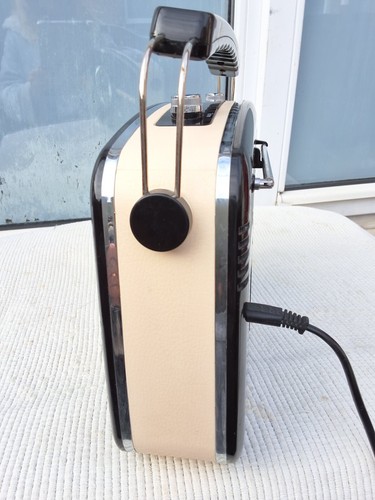 VINTAGE BLACK CLASSIC RETRO AKAI PORTABLE RADIO A60010 - Picture 10 of 14