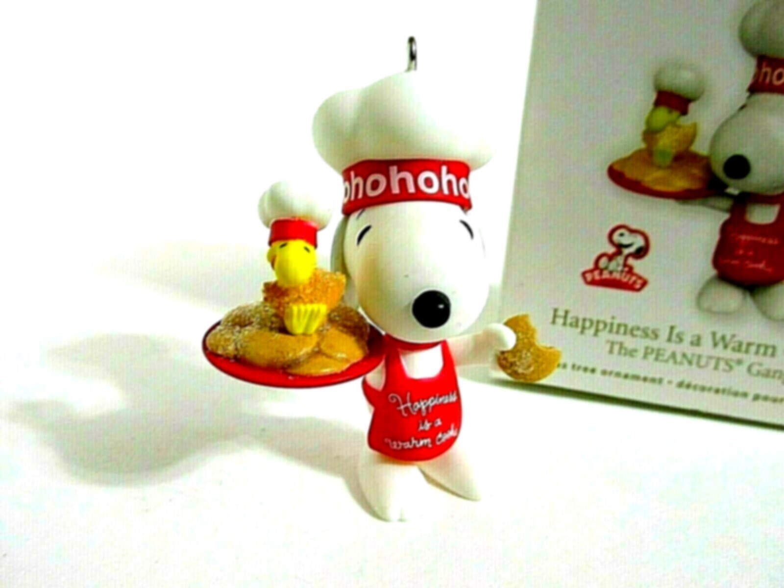 SNOOPY Charlie Brown Peanuts Hallmark Christmas Ornament Figurine 2011