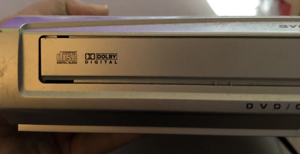 Reproductor de DVD/CD SYLVANIA funciona muy bien toma cables rojo amarillo blanco Foto 2 de 4