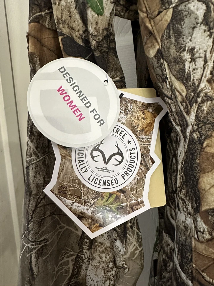 Woman’s Magellan Huntgear Long Sleeve Camo Lightweight Shirt Realtree Edge - Image 3 of 4