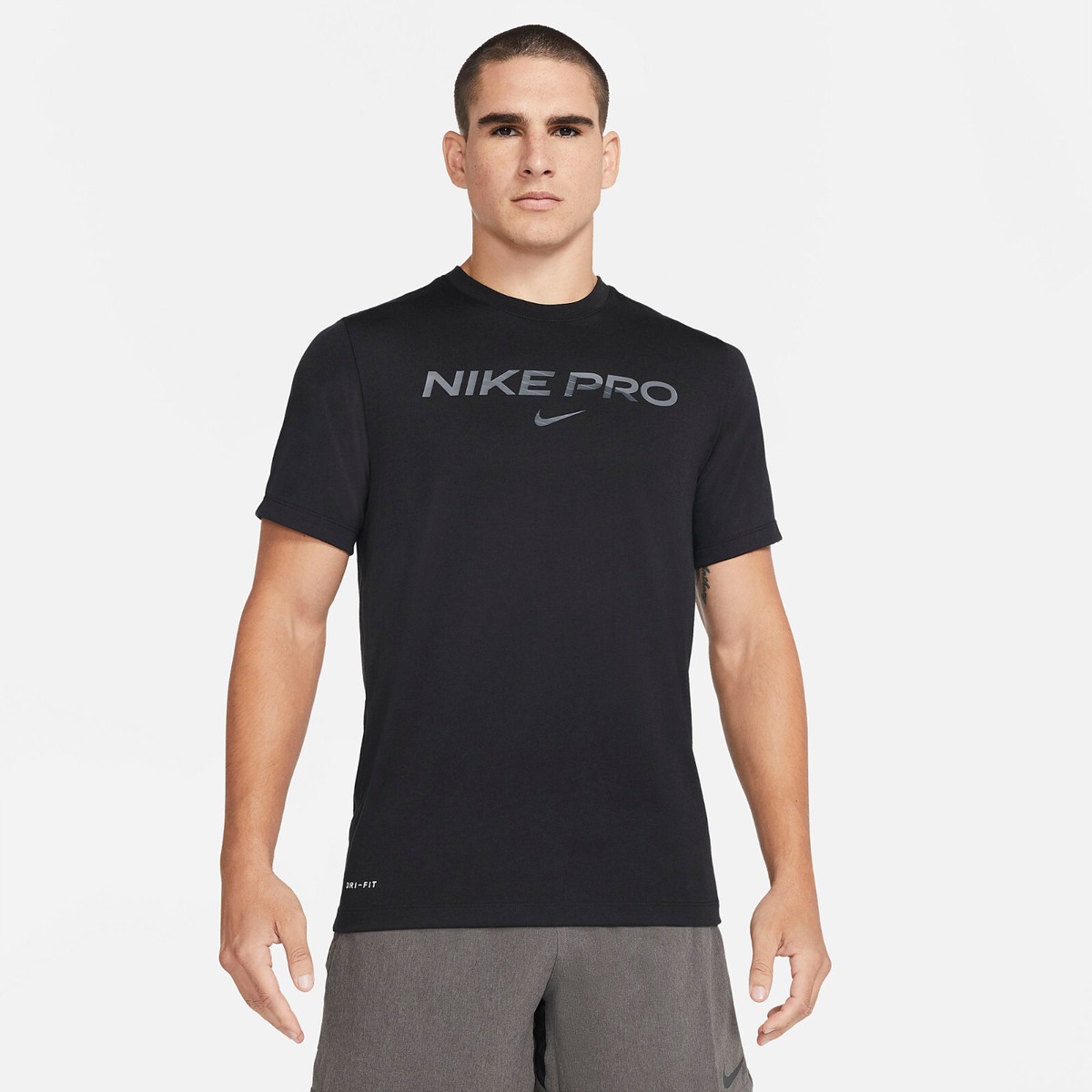 black nike workout shirt
