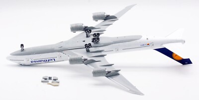 SQ Wings 1:200 Lufthansa Airlines Boeing 747-8 Diecast Aircraft