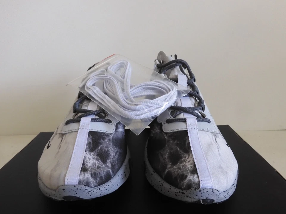 NIKE REACT ELEMENT 55 / KL KENDRICK LAMAR PURE PLATINUM-GREY SZ 7 [CJ3312-001] - Image 3 of 4