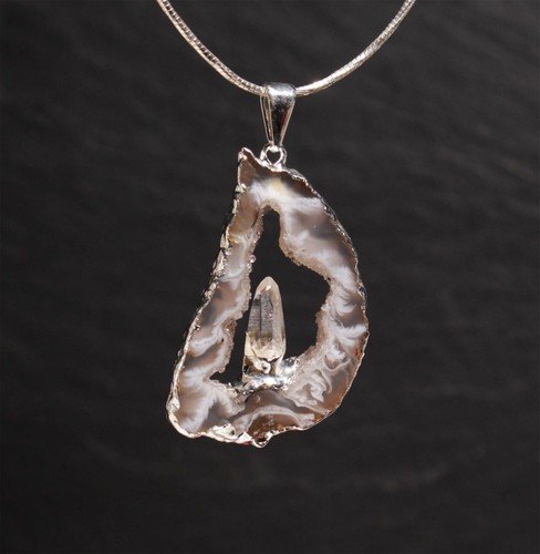 Achat Anhänger Druse Geode mit Turmalin Amethyst Citrin Bergkristall versilbert - Bild 8 von 35