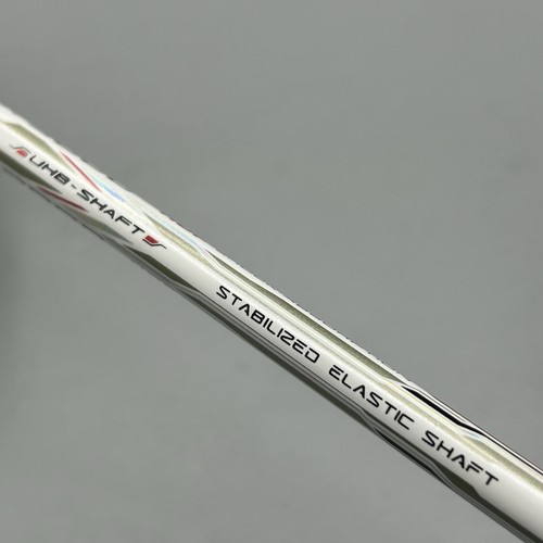 Li-Ning Aeronaut 9000 4U G5 Lightweight Carbon Fibre Badminton Racket (28lbs) - Picture 12 of 16