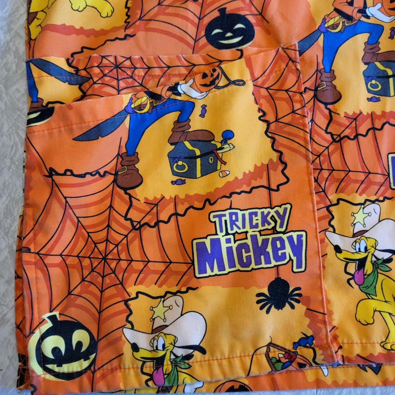 Disney Halloween Scrub Top Nursing Healthcare Mickey & Minnie Mouse Size S image 3