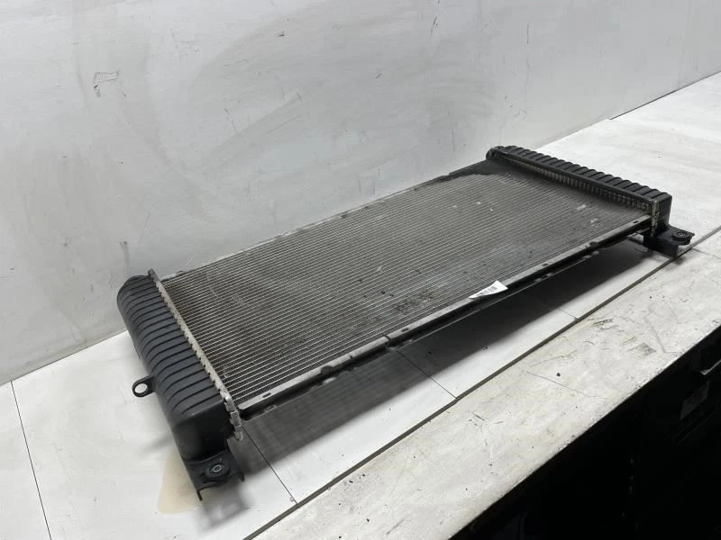 2012 CHEVROLET SUBURBAN 1500 РАДИАТОР подходит 01-02 05-13 SIERRA 1500 пикап OEM + - Изображение 2 из 4