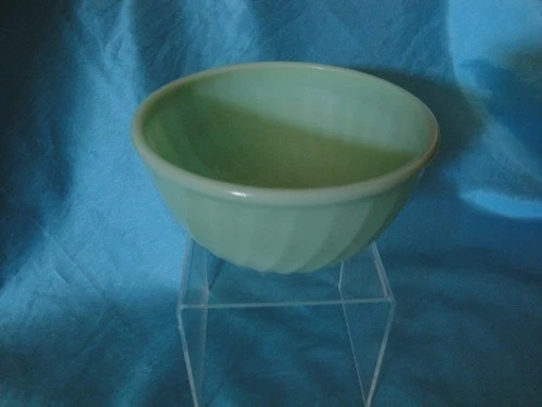 Vintage 1940s 50s Jadite Jadeite Fire King SWIRL MIXING BOWL 7" Diameter Perfect
