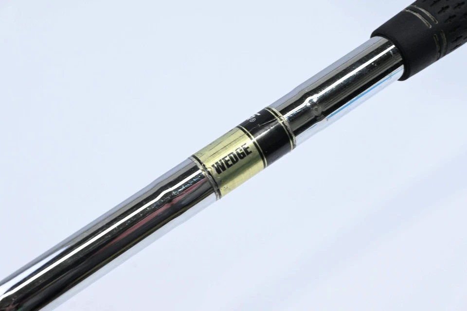 Cleveland 588 RTX Gap Wedge / 52 Degree / Wedge Flex Dynamic Gold Shaft - Image 4 of 4