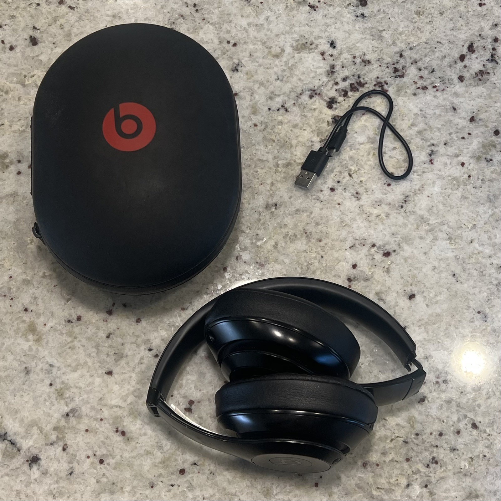 Beats by Dr. Dre Studio Pro Wireless Over-Ear Headphones - Black (BROKEN FRAME)