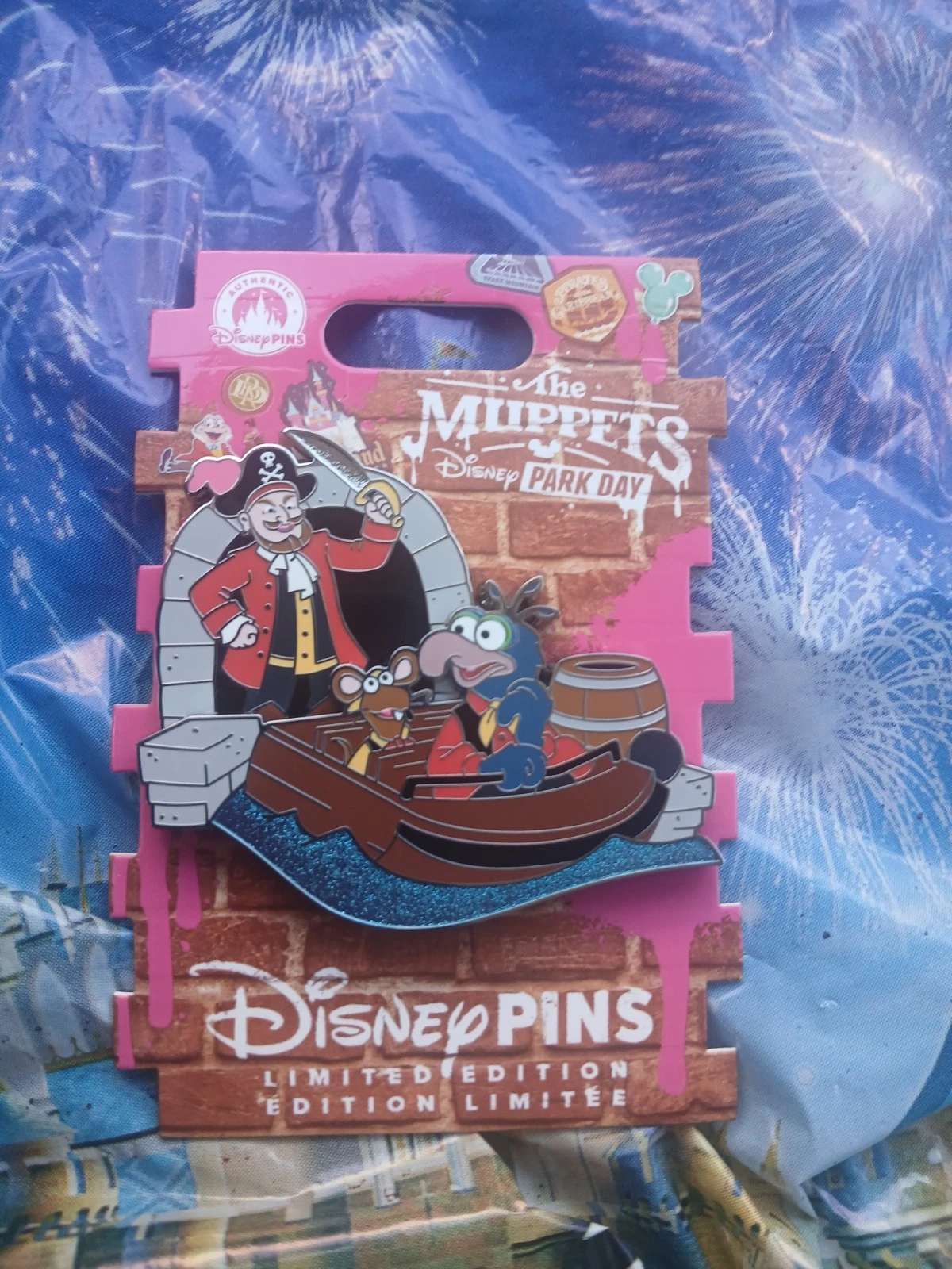 Disneyland Muppets Day Pin Gonzo On Pirates of the Caribbean In Hand LE 3000