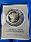 UN PEACE MEDAL SILVER 1975 — photo 2