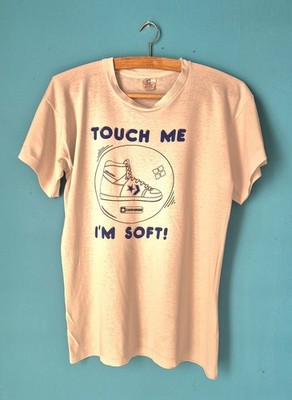 RAR Vintage 80s Converse ''Touch Me I'm Soft'' Graphic T-Shirt mit Original Rosette