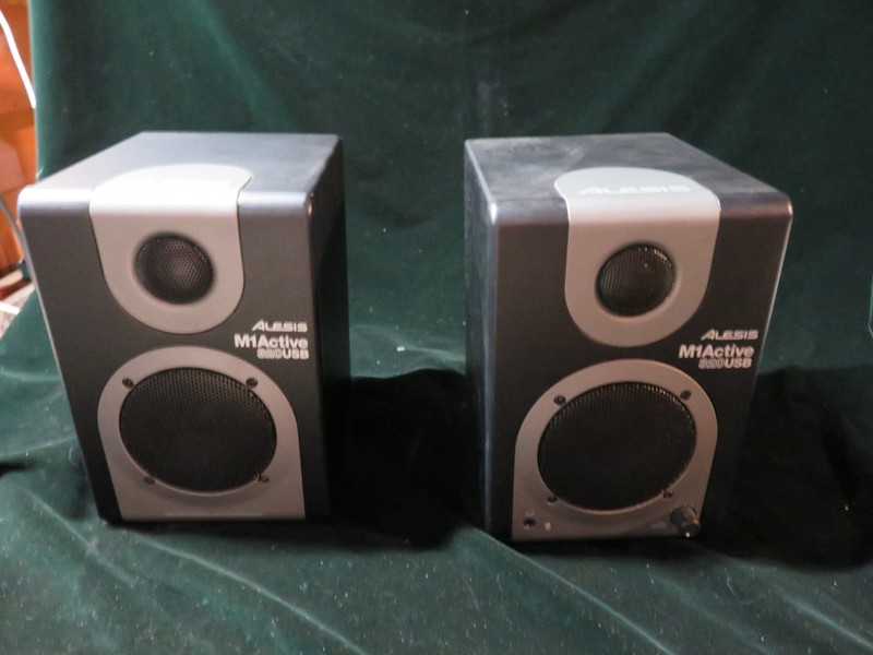 ALESIS M1Active 320 USB Professional USB Audio Speaker System EUC!