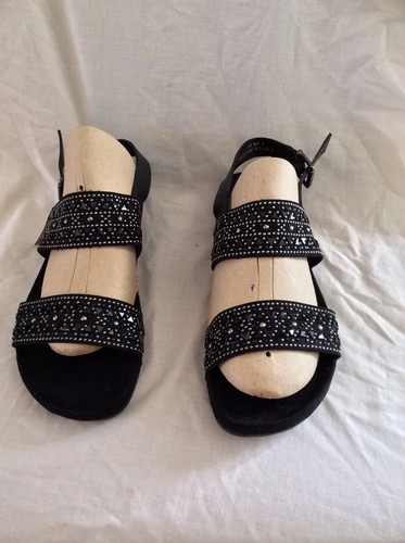 Sandalias negras brillantes para dama nuevas sin etiquetas talla 5.5/38 de Graceland - Imagen 2 de 4