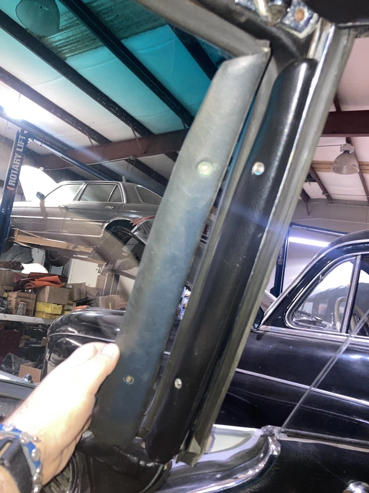 Mercedes Benz W113 230SL lado pasajero marco madera moldura Foto 2 de 4