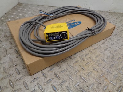 Banner Engineering Adjustable Field Sensor W 30 Cable