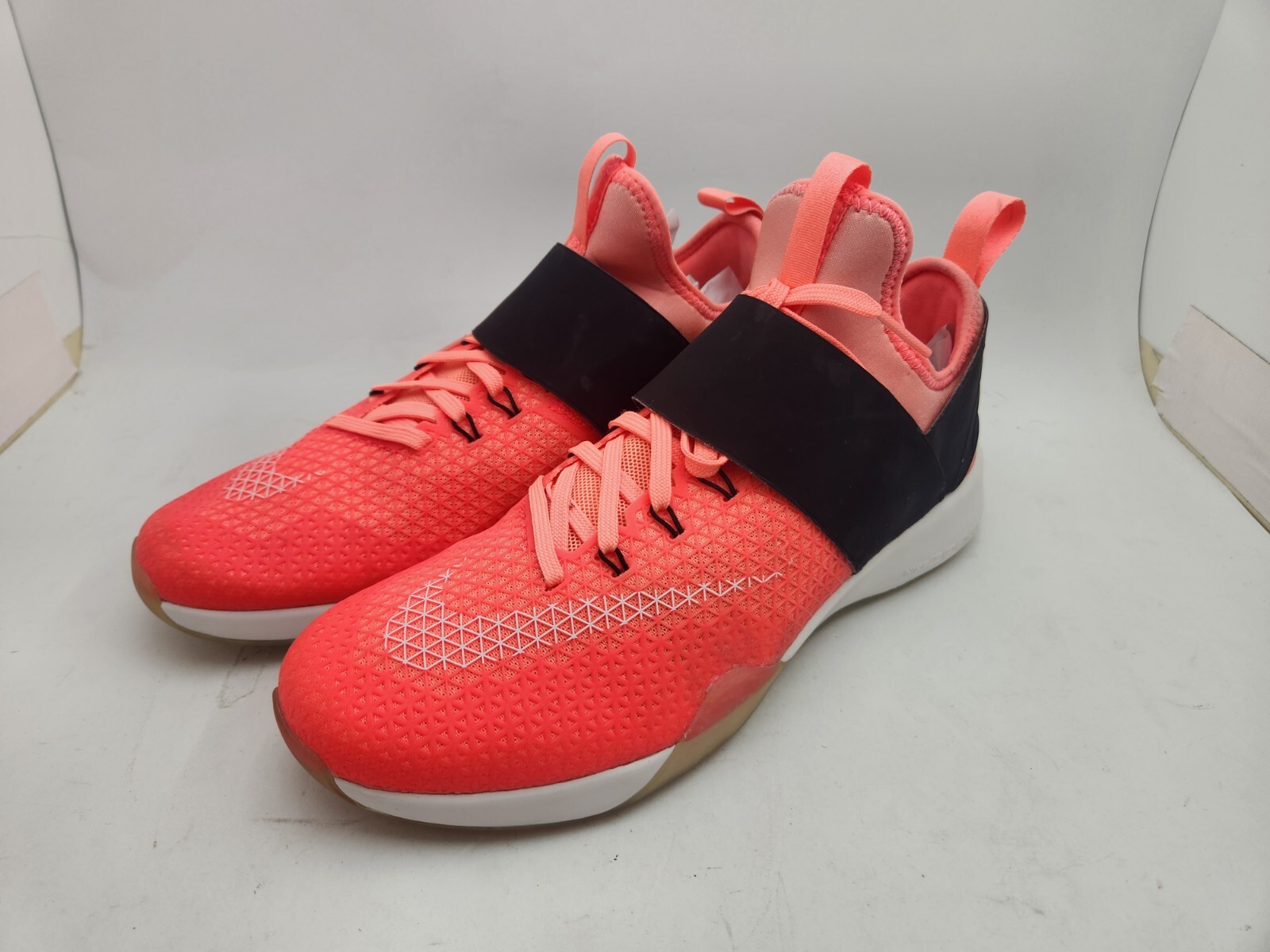 nike air zoom strong women's