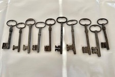 Clé ,clef ancienne .Lot de 10  clefs de 12,5  à 15  cms.