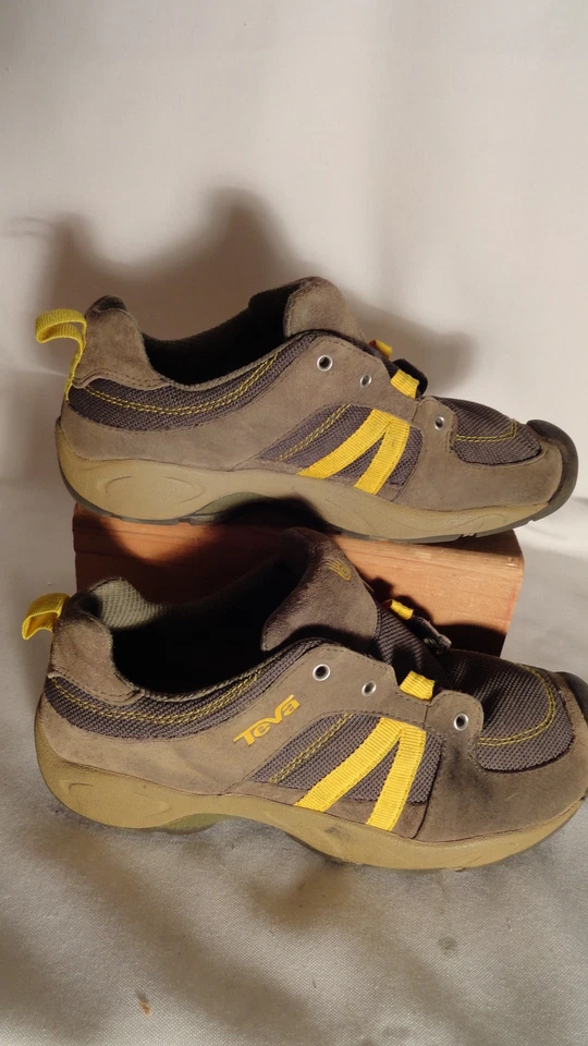 Zapatos deportivos Teva de cuero marrón con cordones, para jóvenes 4 Foto 3 de 4