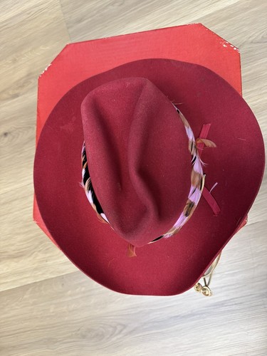 1950s 1960s Vintage Red Wool Cowboy Hat Feathers With Box - Picture 3 of 13