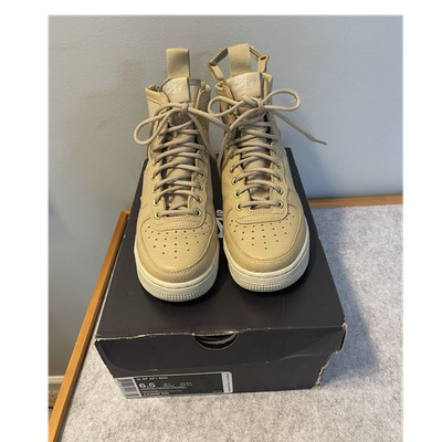 Nike SF Air Force 1 Mid Top Sneaker Lace-Up/Zip Beige ''Mushroom'' AA3966-200
