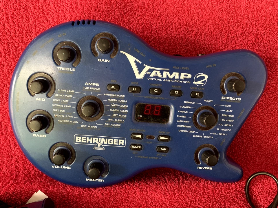 V-amp 2 Berringer effects processor 2000s V amp two  - image 4 of 4