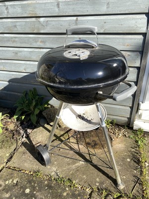 Weber 47cm Compact Charcoal BBQ Black Used, with rain cover