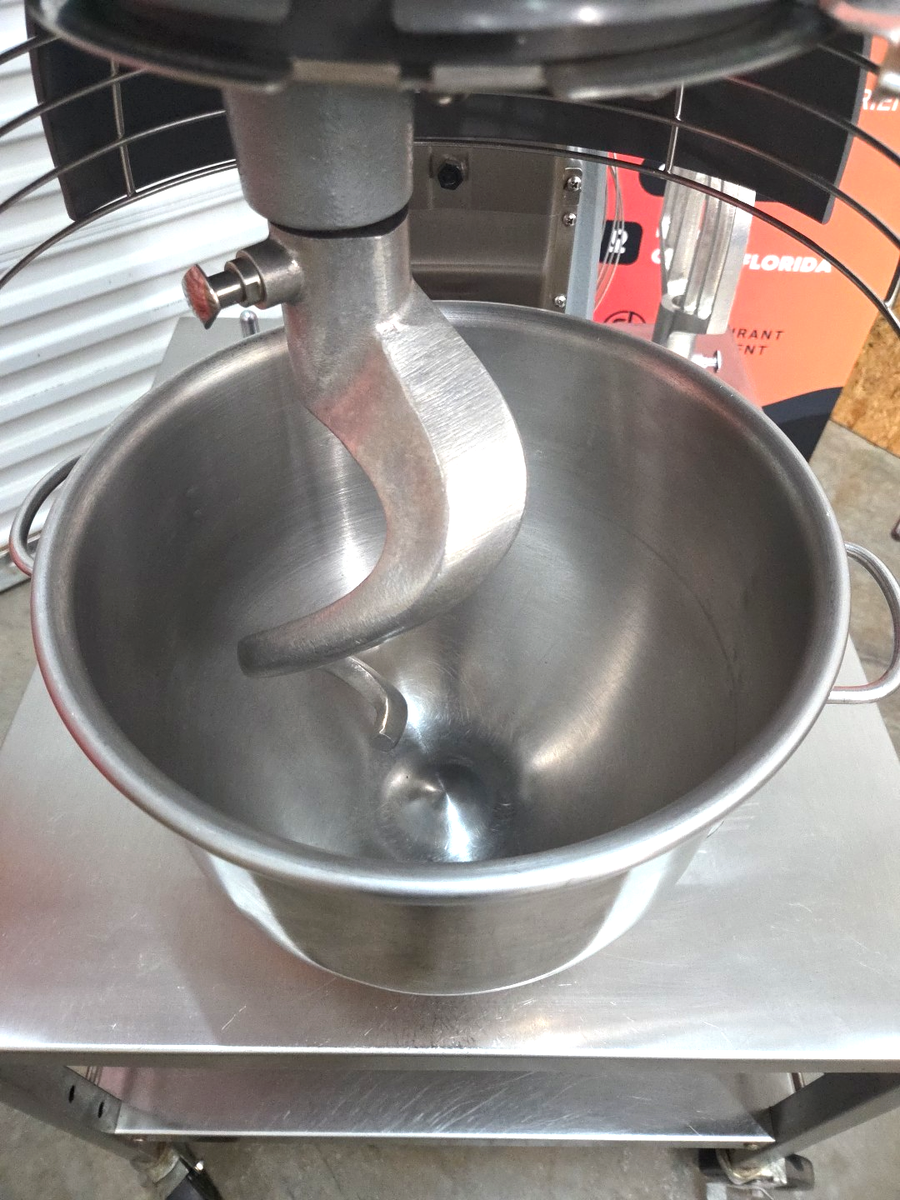 NEW HOBART 20QT HL200 Mixer W/ Bowl, Hook, Paddle, Whip, Table