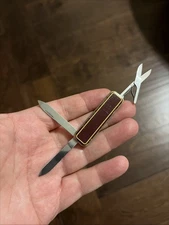 Rare / Collectible - Victorinox Classic Deluxe